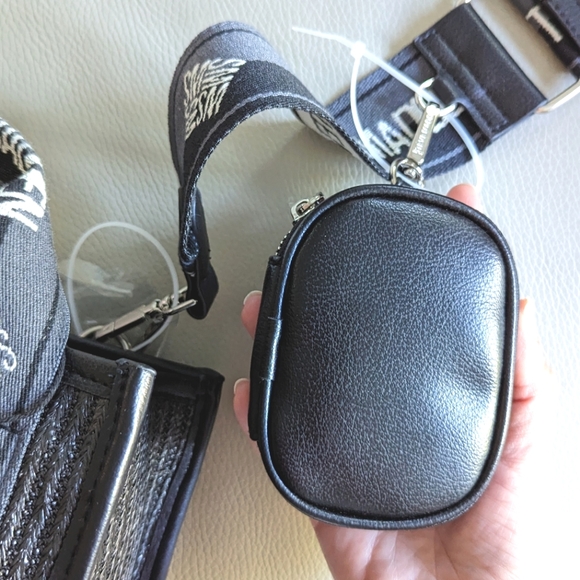 ๐ค Steve Madden Black Straw Bag ๐ค - Picture 6 of 7